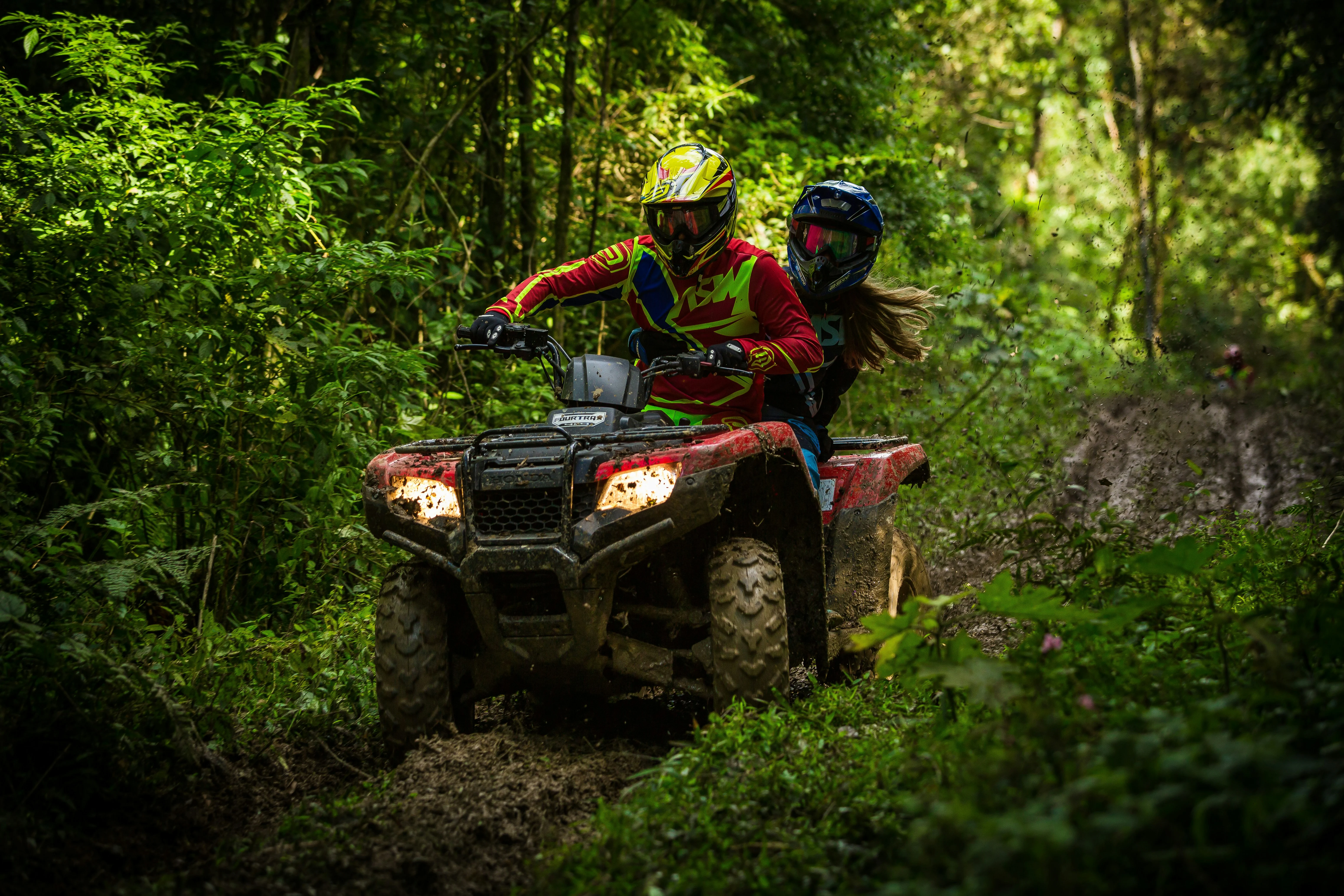 Aventura en quad por los bosques de Cantabria
